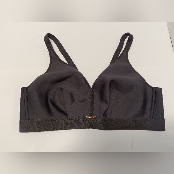 Chantelle Bare Essential Wireless Bra, Black, New without Tag - Picture 3 of 5